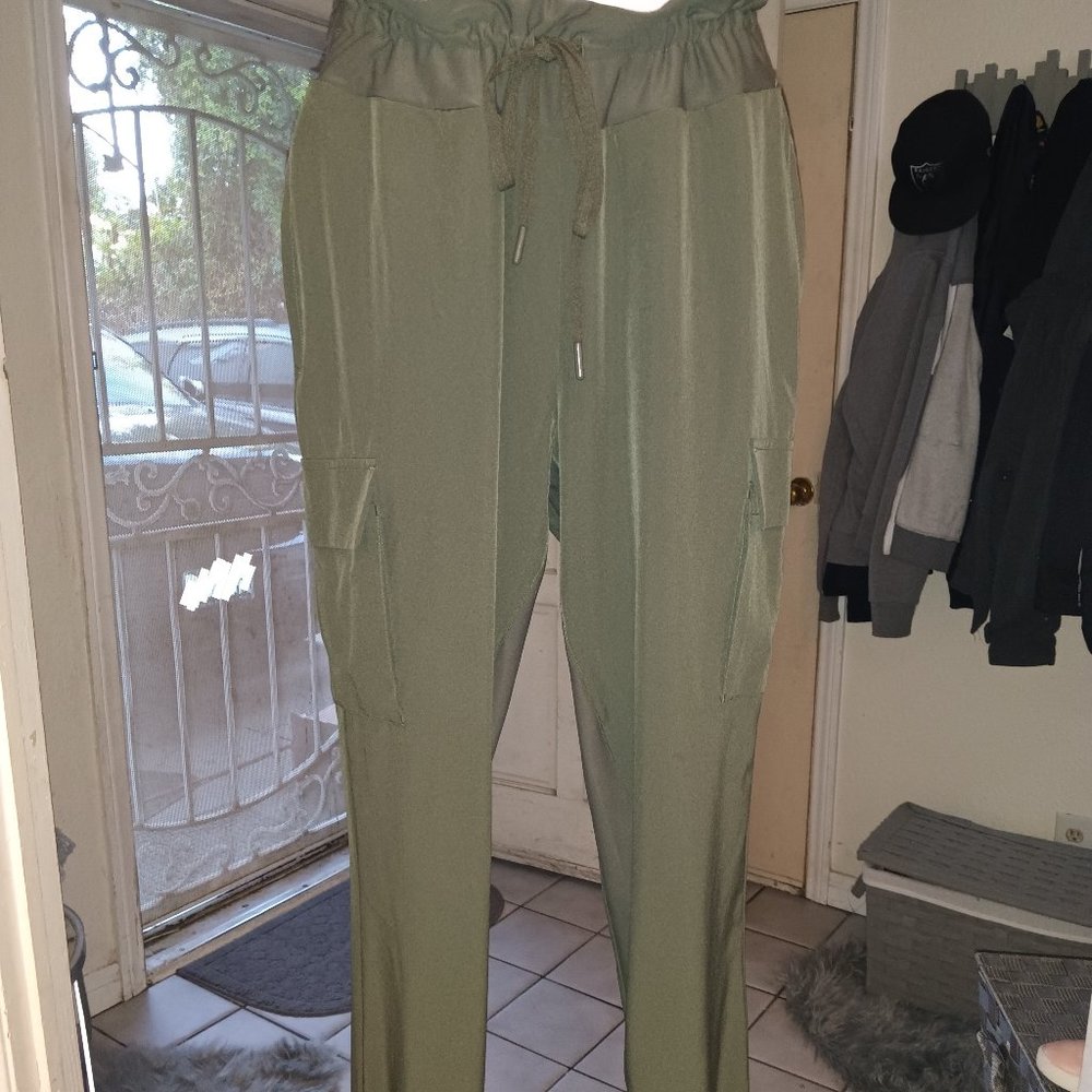 Army Green Jogger Cargo Pants, Size Medium